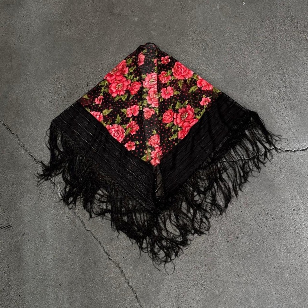 Vintage Black Rose Fringe Piano Shawl